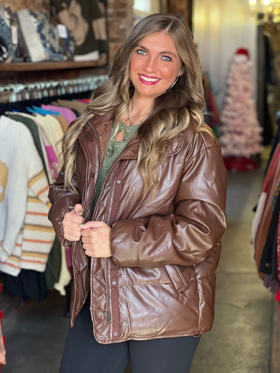 Damen Pufferjacke aus Leder in Schokoladenbraun 1