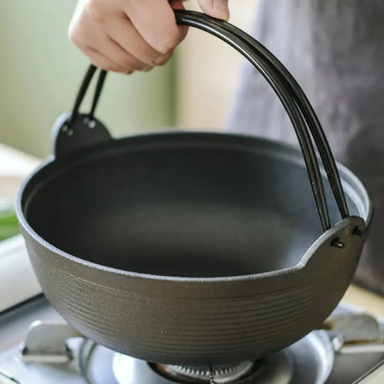 Gusseisen Wok mit Holzdeckel für vielseitiges Kochen 1