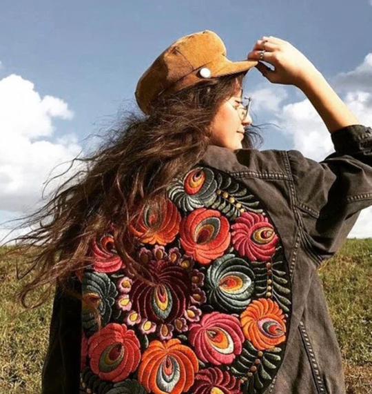 Damenjacke mit Blumenprint aus hochwertigem Denim, Elegantes Design, Vielseitig kombinierbar-2