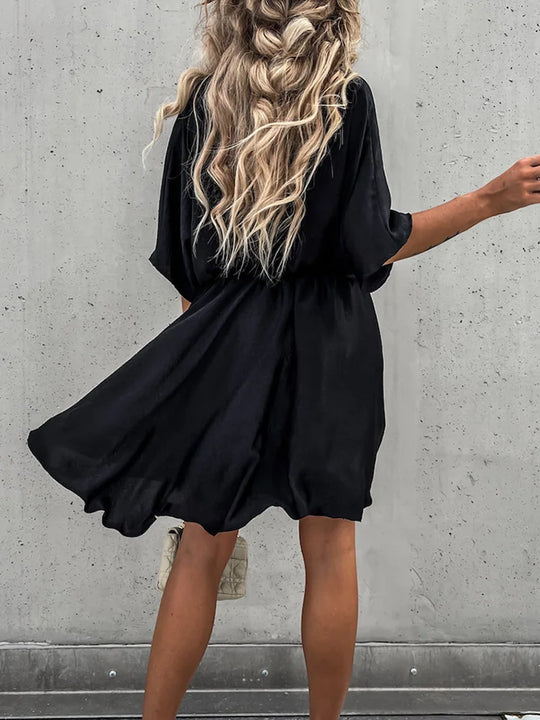 Damen Mini Kleid V-Ausschnitt Elegantes Design Nachhaltiger Stoff 4