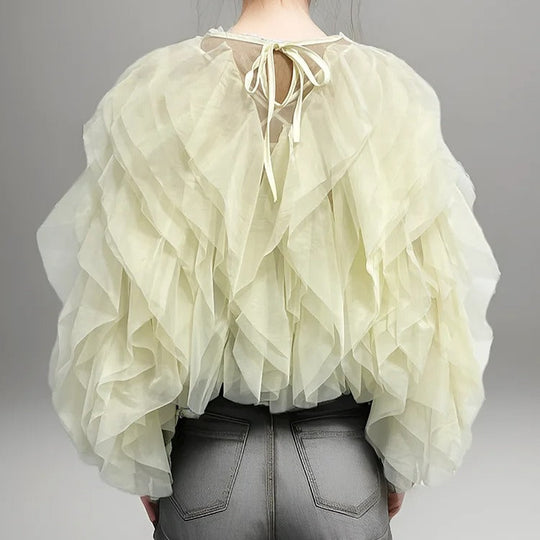 Damen-Shirt mit O-Ausschnitt und Rüschen