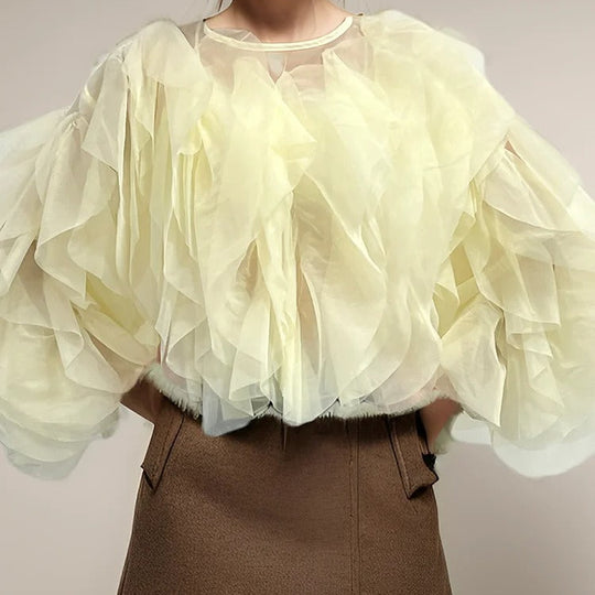 Damen-Shirt mit O-Ausschnitt und Rüschen