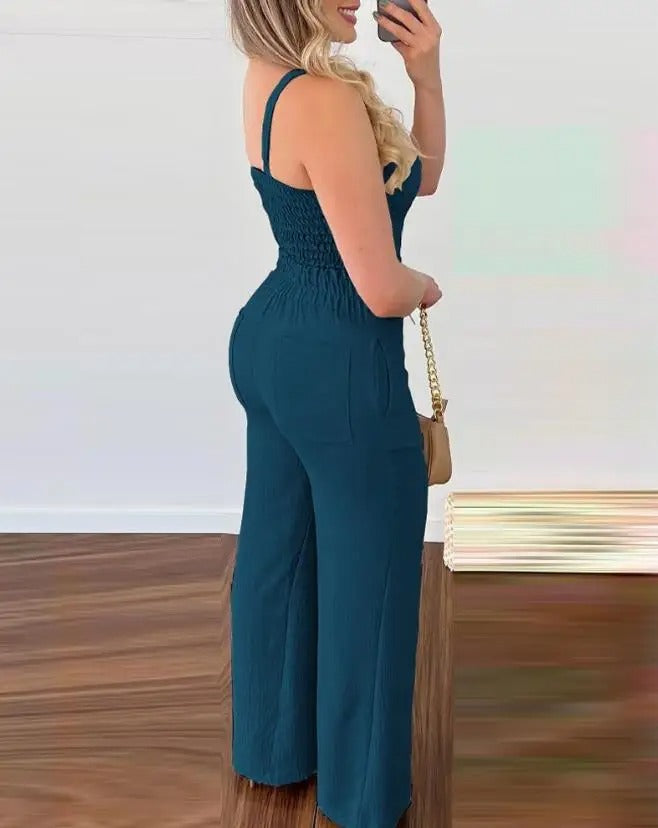 Rückenfreier Overall mit Spaghettiträgern und V-Ausschnitt