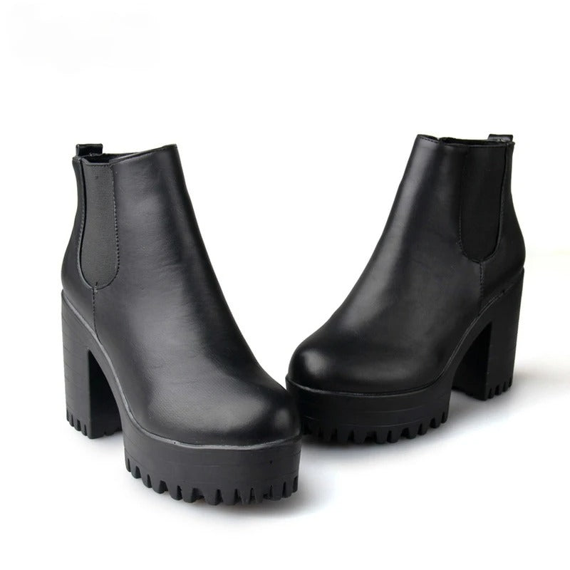 Hochhackige Damenstiefel