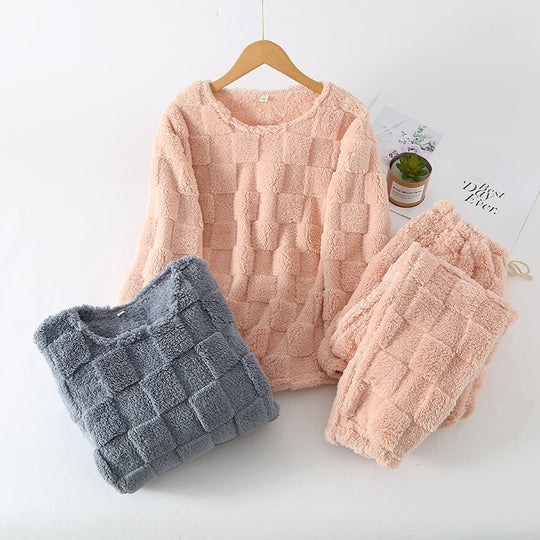 Kariertes Winter-Pyjama-Set für Frauen